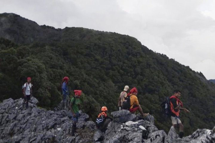 Gunung Binaiya di Pulau Seram Tutup Sementara Karena Cuaca Ekstrem