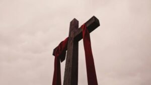 Lirik dan Chord Lagu "Yesus Hidup, Dia Bangkit" - Temukan Inspirasi Kekristenan Anda